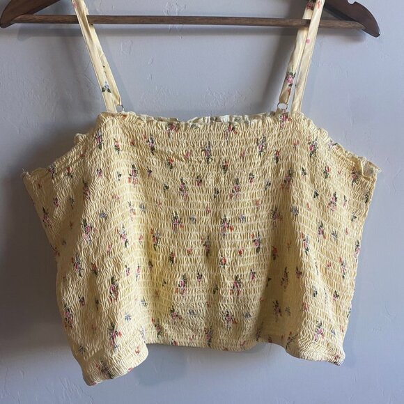 Forever 21 - Smocked Crop Top like Kendal Jenners - Picture 2 of 9